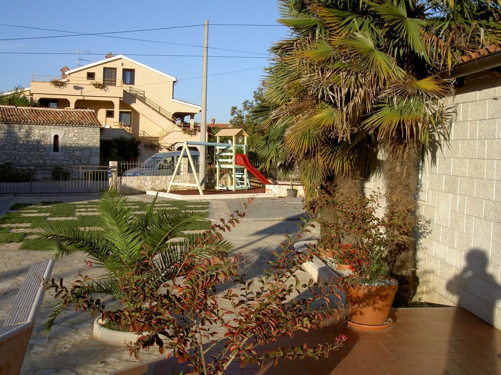 Apartments Kori Funtana Εξωτερικό φωτογραφία