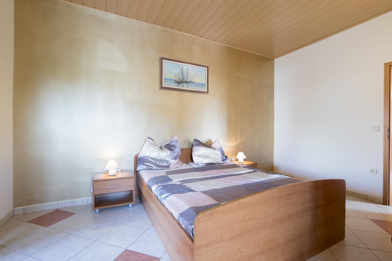 Apartments Kori Funtana Εξωτερικό φωτογραφία