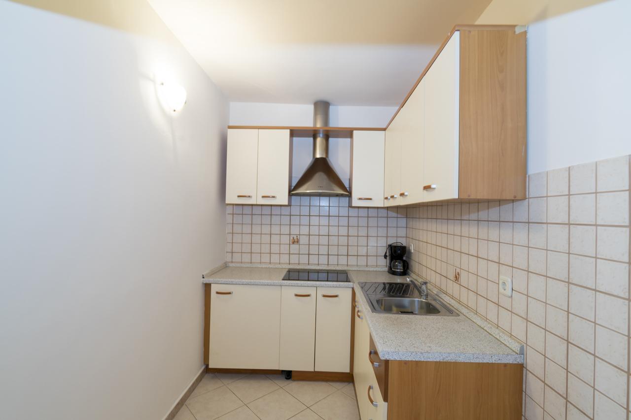 Apartments Kori Funtana Εξωτερικό φωτογραφία