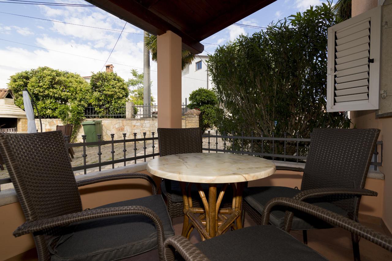 Apartments Kori Funtana Εξωτερικό φωτογραφία